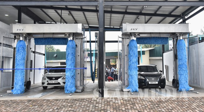 Commander declares open First Fully automated vehicle washing plant of the SLAF