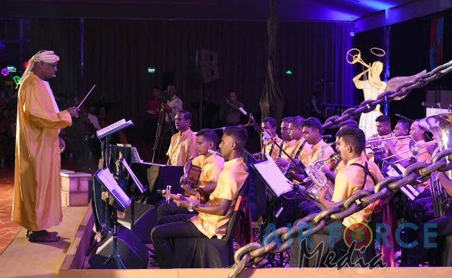 The Air Force celebrates the “Magique of Christmas” at Eagles’ Lake Side