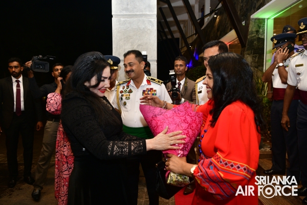 SLAF
SPREADS THE JOY OF THE SEASON WITH “A CHRISTMAS MIRACLE