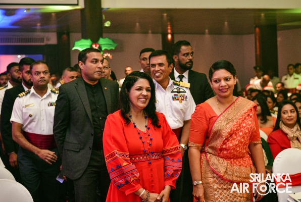 SLAF
SPREADS THE JOY OF THE SEASON WITH “A CHRISTMAS MIRACLE
