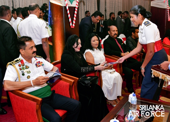 SLAF
SPREADS THE JOY OF THE SEASON WITH “A CHRISTMAS MIRACLE