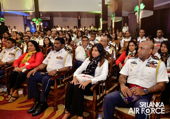 SLAF
SPREADS THE JOY OF THE SEASON WITH “A CHRISTMAS MIRACLE