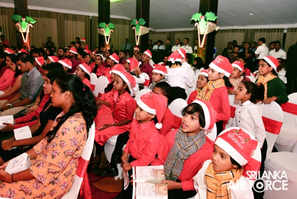 SLAF
SPREADS THE JOY OF THE SEASON WITH “A CHRISTMAS MIRACLE