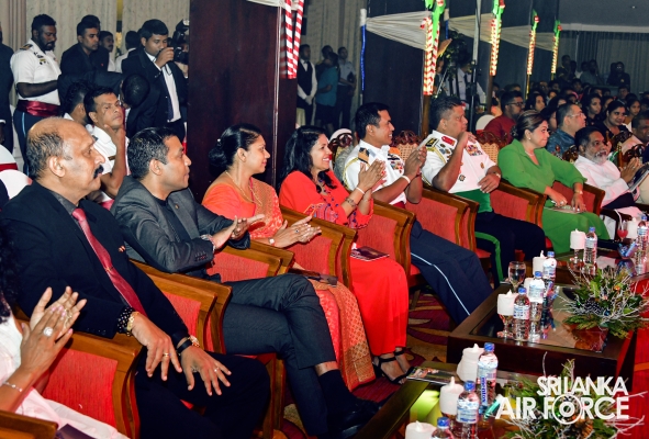 SLAF
SPREADS THE JOY OF THE SEASON WITH “A CHRISTMAS MIRACLE