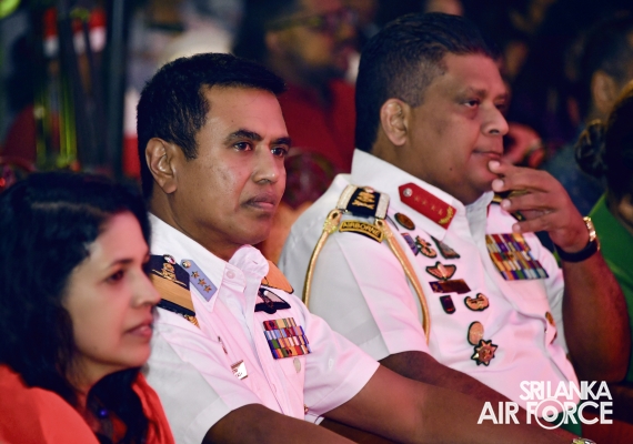 SLAF
SPREADS THE JOY OF THE SEASON WITH “A CHRISTMAS MIRACLE