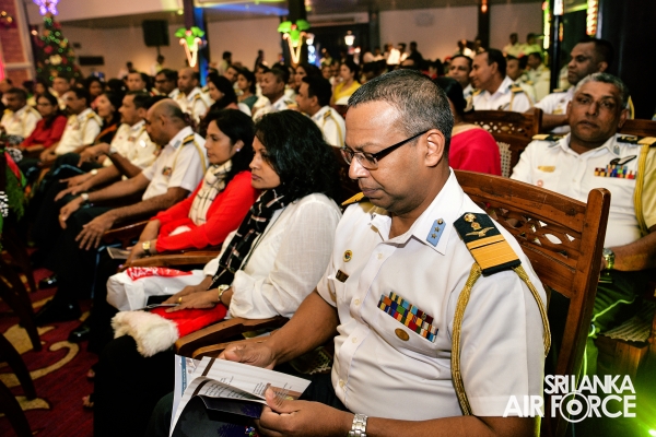 SLAF
SPREADS THE JOY OF THE SEASON WITH “A CHRISTMAS MIRACLE