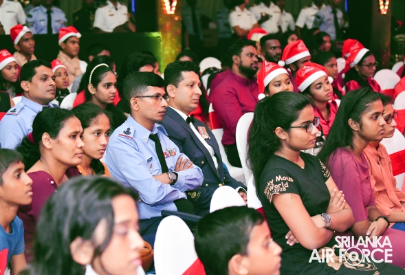 SLAF
SPREADS THE JOY OF THE SEASON WITH “A CHRISTMAS MIRACLE