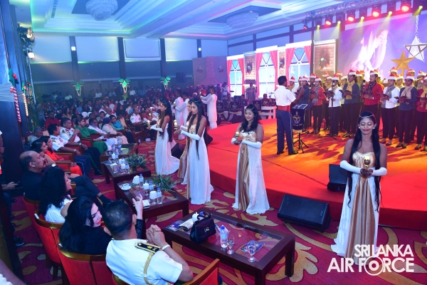 SLAF
SPREADS THE JOY OF THE SEASON WITH “A CHRISTMAS MIRACLE