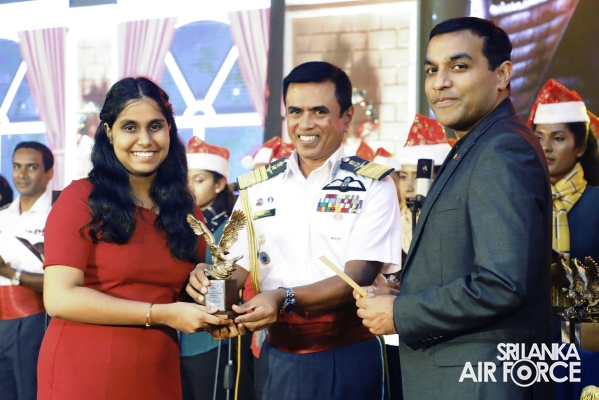 SLAF
SPREADS THE JOY OF THE SEASON WITH “A CHRISTMAS MIRACLE