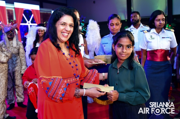 SLAF
SPREADS THE JOY OF THE SEASON WITH “A CHRISTMAS MIRACLE