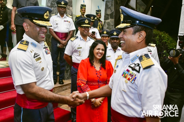SLAF
SPREADS THE JOY OF THE SEASON WITH “A CHRISTMAS MIRACLE