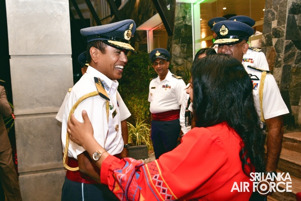 SLAF
SPREADS THE JOY OF THE SEASON WITH “A CHRISTMAS MIRACLE