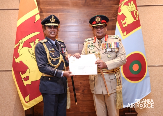OUTGOING CHIEF OF DEFENCE STAFF PAYS FAREWELL CALL TO COMMANDER OF THE AIR FORCE