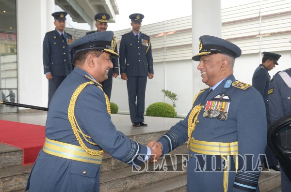 Chief of
Defence Staff Visits Air Force Headquarters