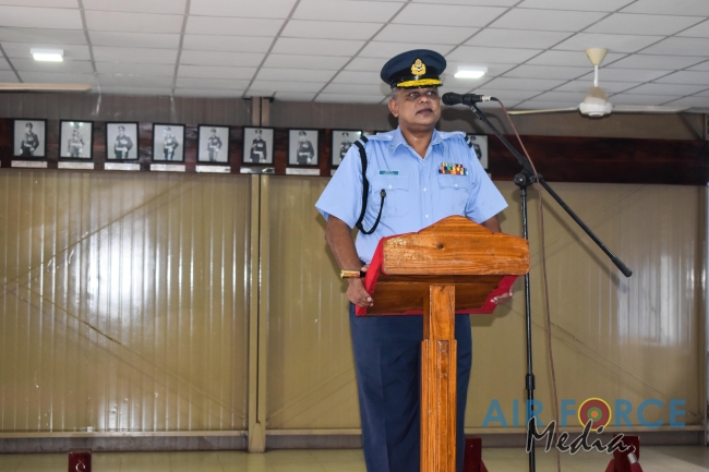 CHANGE OF
COMMAND AT THE SLAF REGIMENT TRAINING SCHOOL VANNI