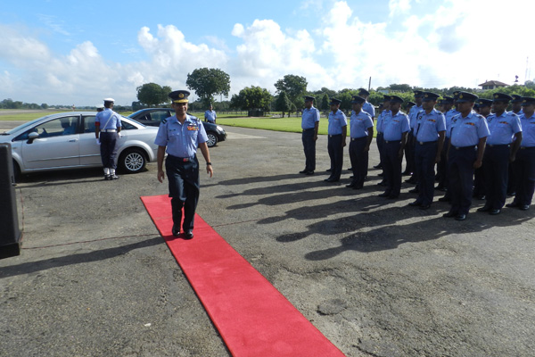 ගුවන් හමුදා වවුනියාව කදවුරේ නව අණදෙන නිලධාරී එයාර් කොමඩෝර් පී.ඩී.කේ.ටී ජයසිංහ