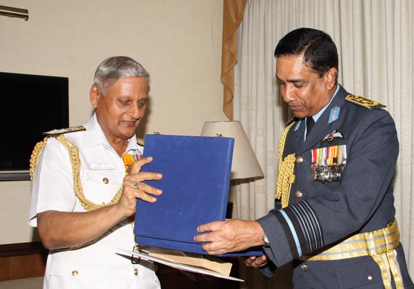 Chief of the Indian Naval Staff calls on Air Force Head Quarters. Chief of the Indian Naval Staff calls on Air Force Head Quarters.