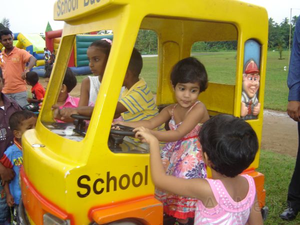 කටුකුරුන්ද ගුවන් හමුදා කඳවුර වාර්ෂික සුහද හමුවක් සහ ළමා සාදයක් පවත්වයි...