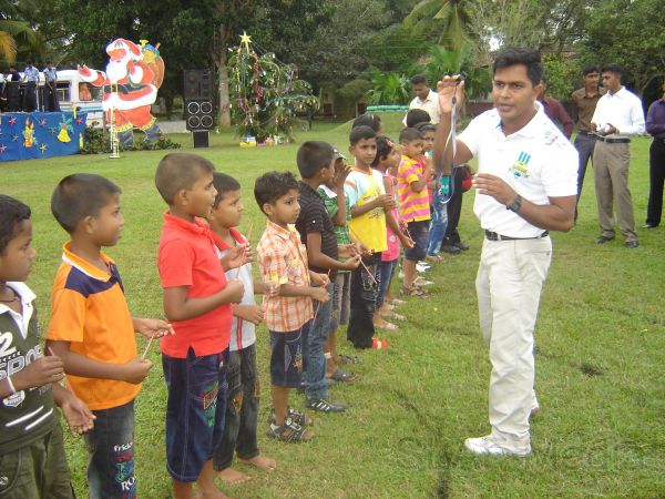 කටුකුරුන්ද ගුවන් හමුදා කඳවුර වාර්ෂික සුහද හමුවක් සහ ළමා සාදයක් පවත්වයි...