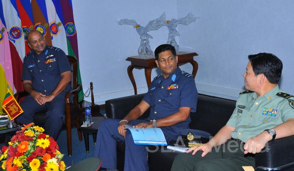 Major General Zhang Long calls on The Commander of The Air Force
