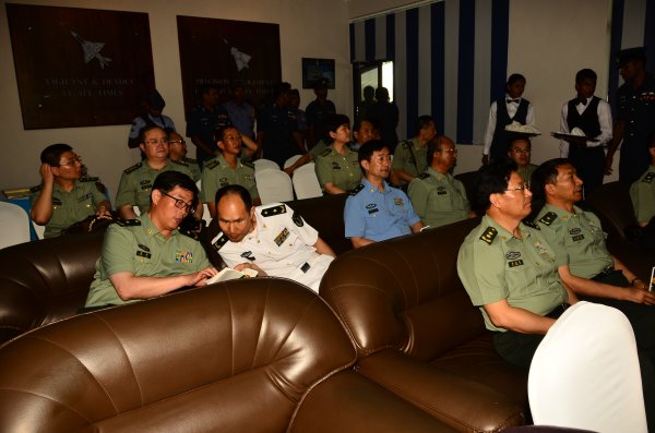 Gen Xu Qi Liang visits sacred Sri Dalada Maligawa and SLAF Base Katunayeka