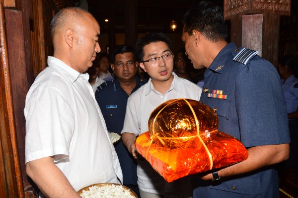 Gen Xu Qi Liang visits sacred Sri Dalada Maligawa and SLAF Base Katunayeka