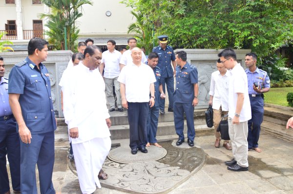 Gen Xu Qi Liang visits sacred Sri Dalada Maligawa and SLAF Base Katunayeka