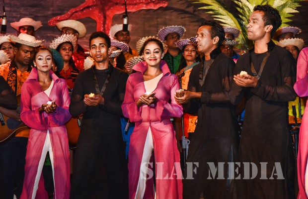 Air Force Christmas Carols with a Tropical Theme