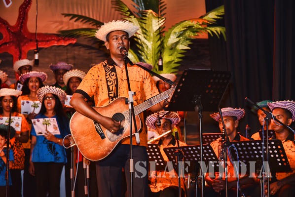 Air Force Christmas Carols with a Tropical Theme