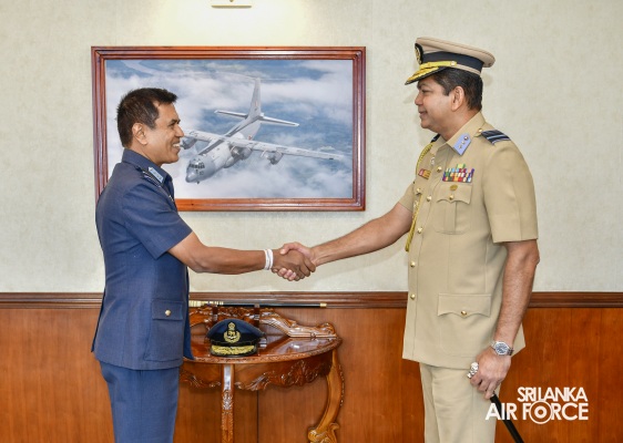 DIRECTOR GENERAL CIVIL SECURITY DEPARTMENT CALLS ON THE COMMANDER
OF THE AIR FORCE
