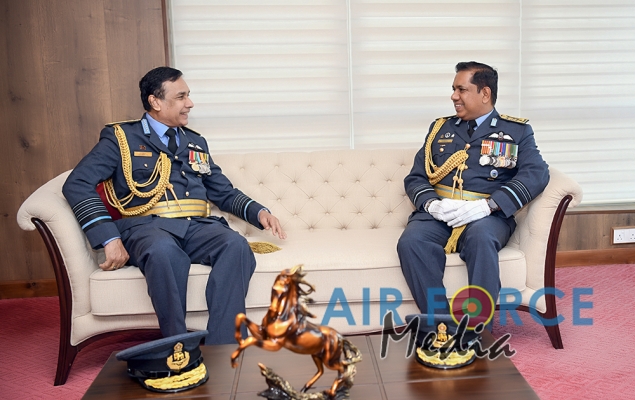 Commander Calls on the Marshal of the Sri Lanka Air Force