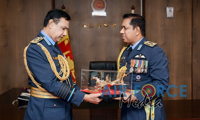 Commander Calls on the Marshal of the Sri Lanka Air Force