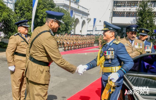 SLAF COMMANDER CALLS ON THE INSPECTOR GENERAL OF POLICE