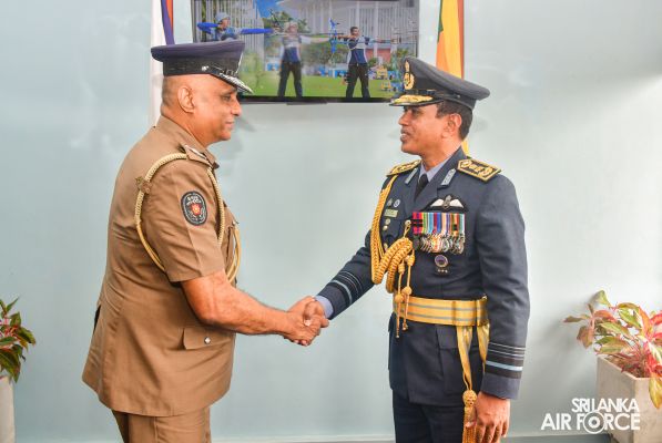 SLAF COMMANDER CALLS ON THE INSPECTOR GENERAL OF POLICE