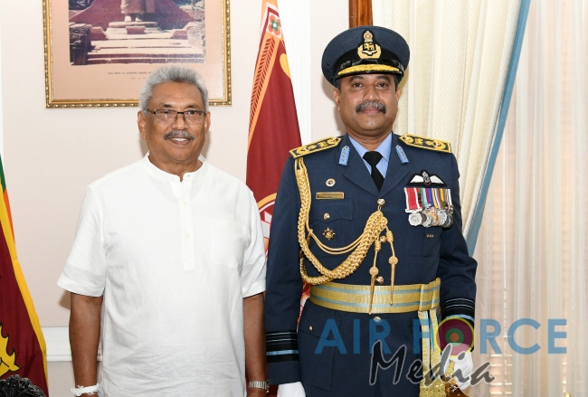 Commander of the Air Force calls on the President