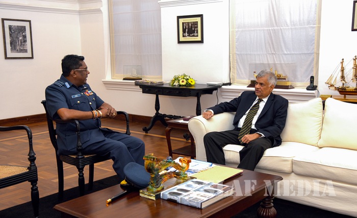 SLAF Commander calls on the Prime Minister
