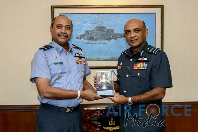 Vice Chancellor of the KDU Calls on the Commander