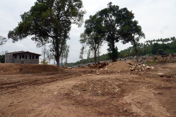 Commander Inspects the SLAF Digana Runway Constructions