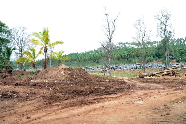 Commander Inspects the SLAF Digana Runway Constructions