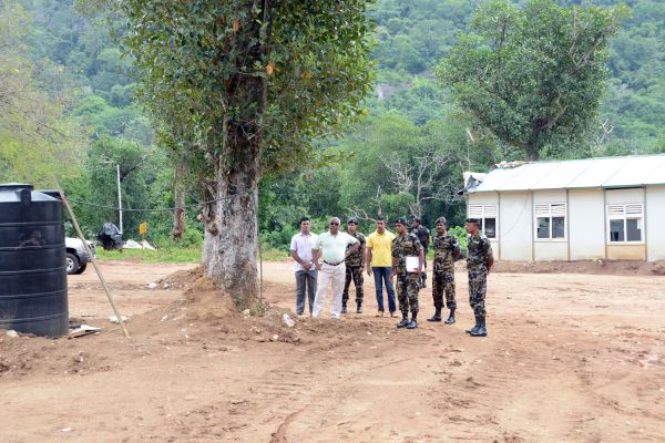 Commander Inspects the SLAF Digana Runway Constructions