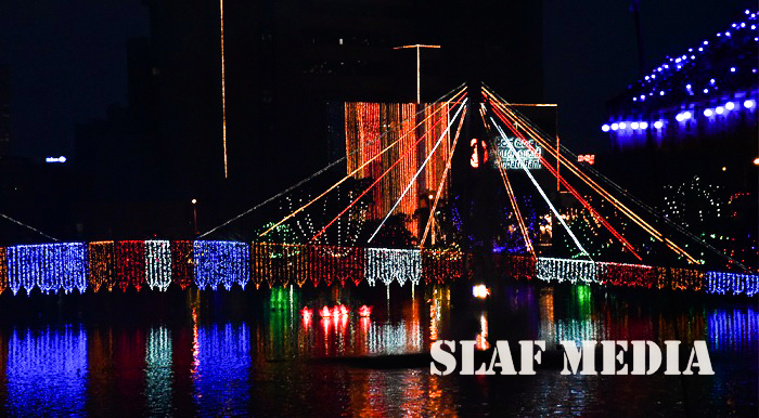 Commander of SLAF Illuminates the Gangaramaya Vesak Kalapaya