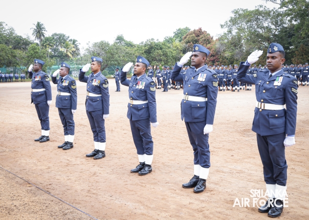 COMMANDER’S INSPECTION AT SLAF TRADE TRAINING SCHOOL EKALA