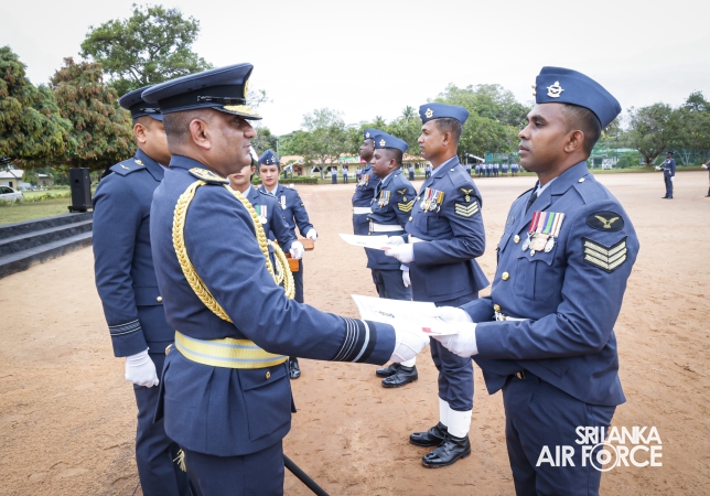 COMMANDER’S INSPECTION AT SLAF TRADE TRAINING SCHOOL EKALA