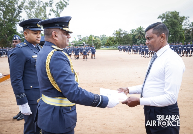 COMMANDER’S INSPECTION AT SLAF TRADE TRAINING SCHOOL EKALA
