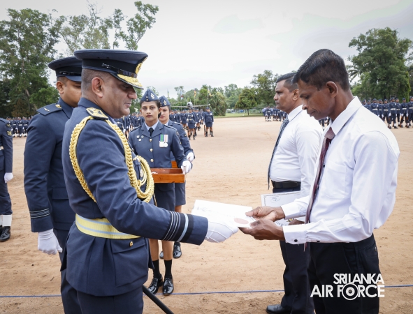 COMMANDER’S INSPECTION AT SLAF TRADE TRAINING SCHOOL EKALA