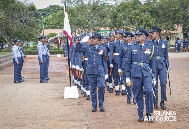 COMMANDER’S INSPECTION AT SLAF TRADE TRAINING SCHOOL EKALA