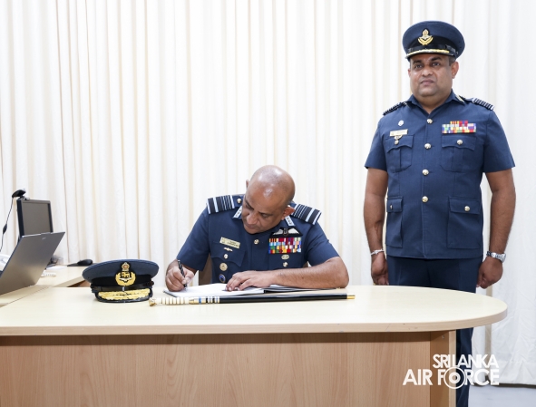 COMMANDER’S INSPECTION AT SLAF TRADE TRAINING SCHOOL EKALA