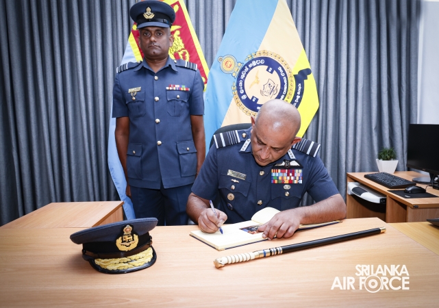 COMMANDER’S INSPECTION AT SLAF TRADE TRAINING SCHOOL EKALA