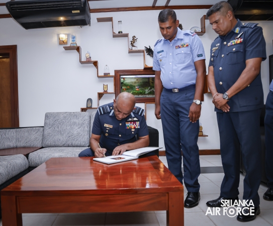 COMMANDER’S INSPECTION AT SLAF TRADE TRAINING SCHOOL EKALA