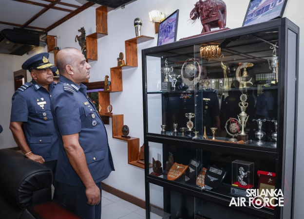 COMMANDER’S INSPECTION AT SLAF TRADE TRAINING SCHOOL EKALA